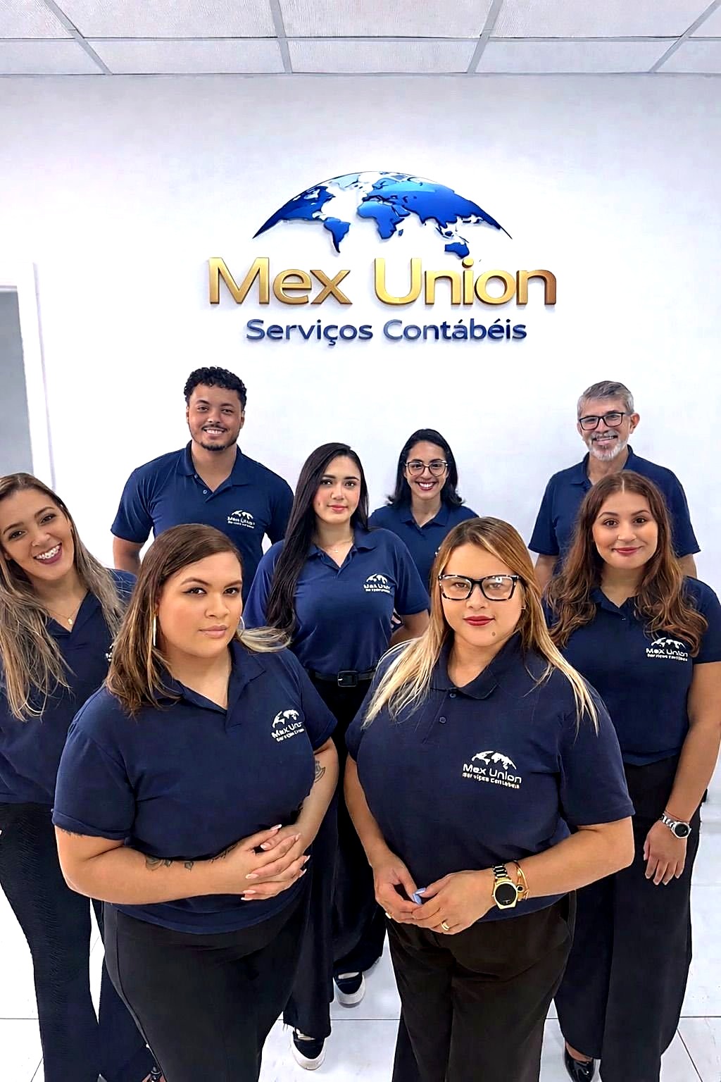Equipe Mex Union Serviços Contábeis reunida no escritório